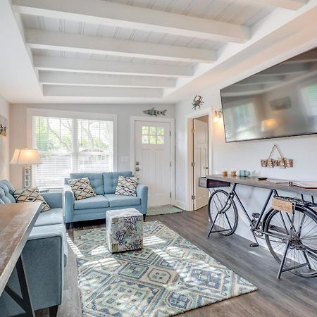 Modern Oak Island Escape 1 Mile To Long Beach! Екстериор снимка