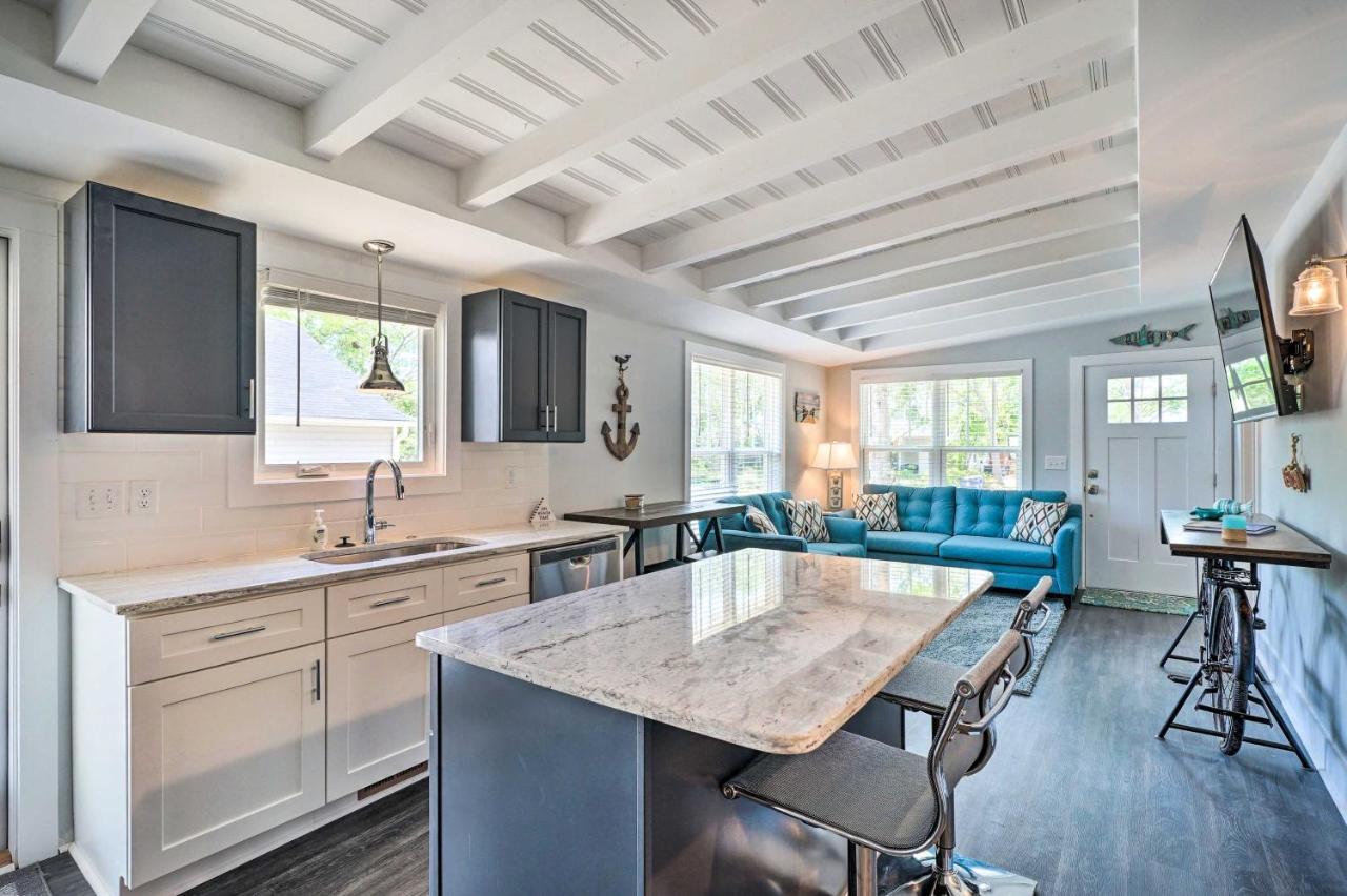 Modern Oak Island Escape 1 Mile To Long Beach! Екстериор снимка