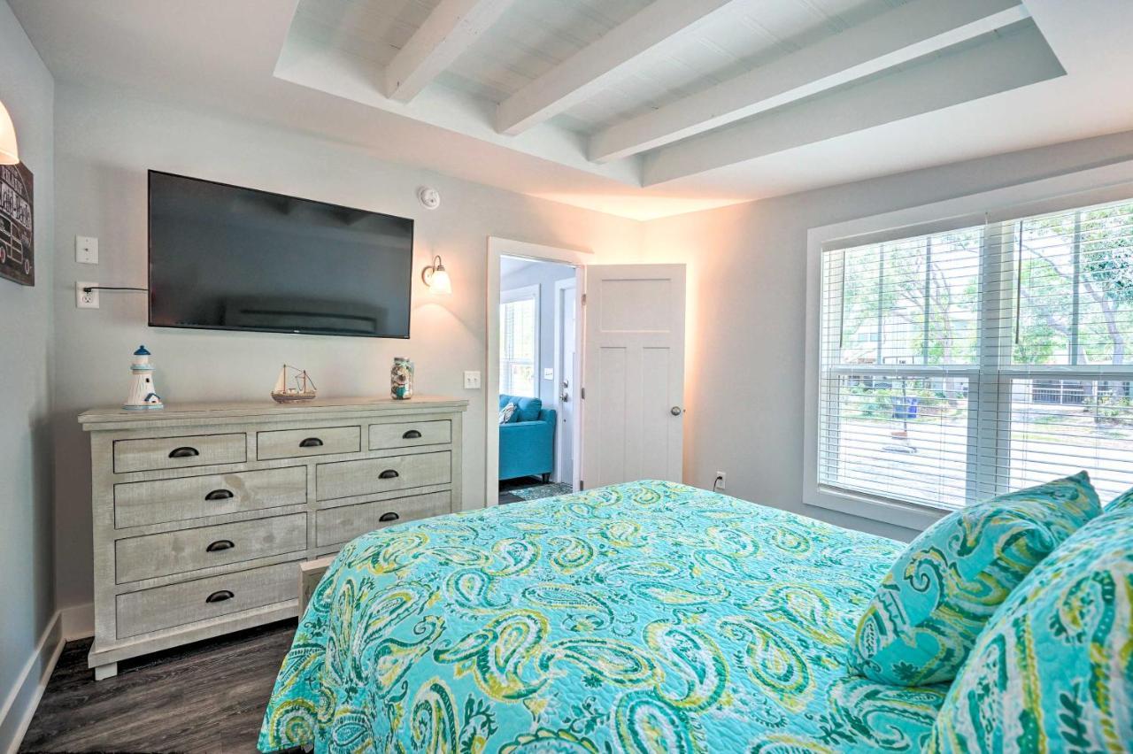 Modern Oak Island Escape 1 Mile To Long Beach! Екстериор снимка