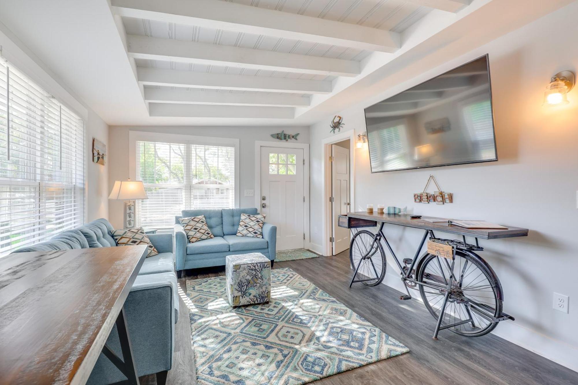Modern Oak Island Escape 1 Mile To Long Beach! Екстериор снимка