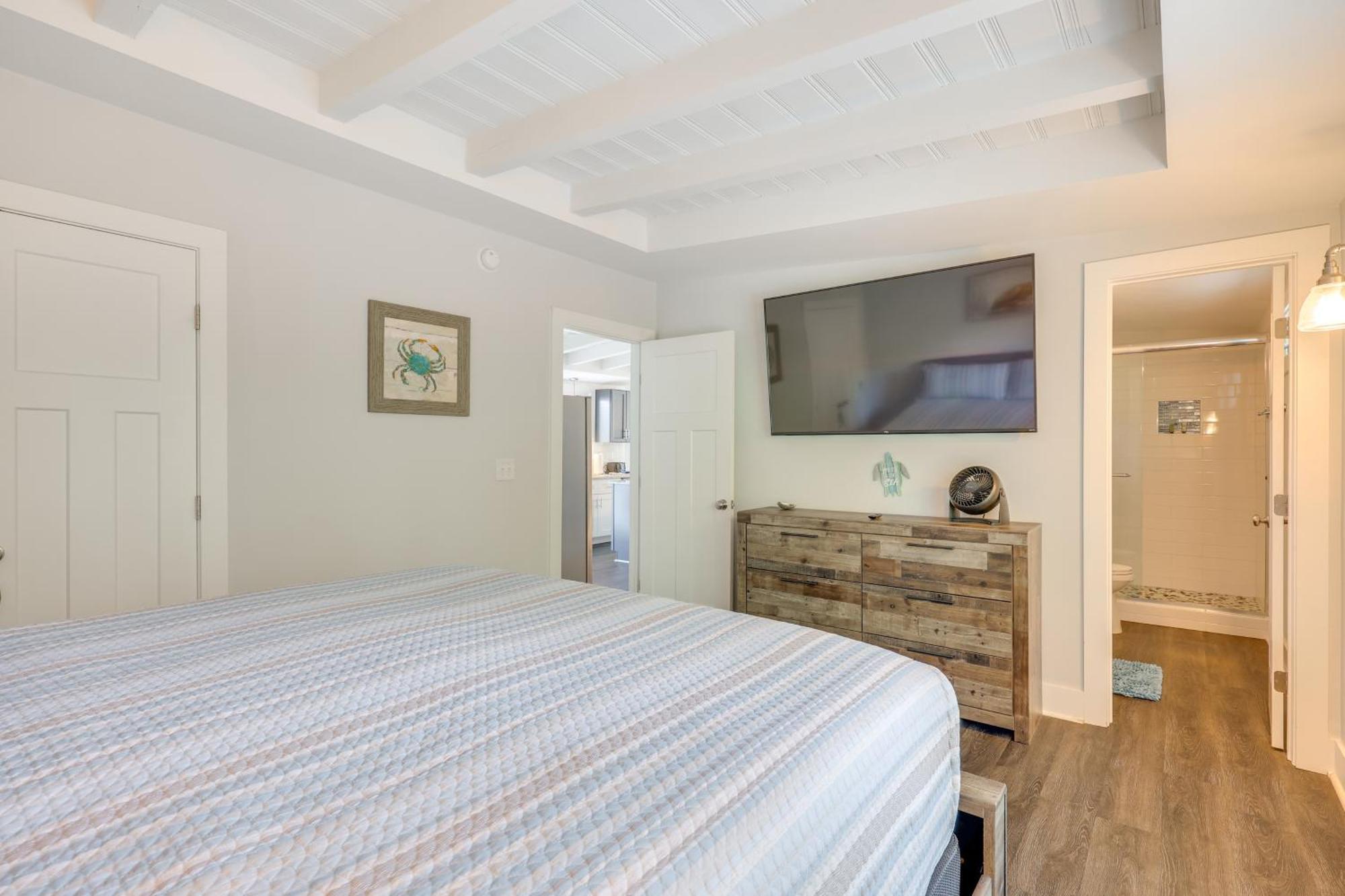Modern Oak Island Escape 1 Mile To Long Beach! Екстериор снимка