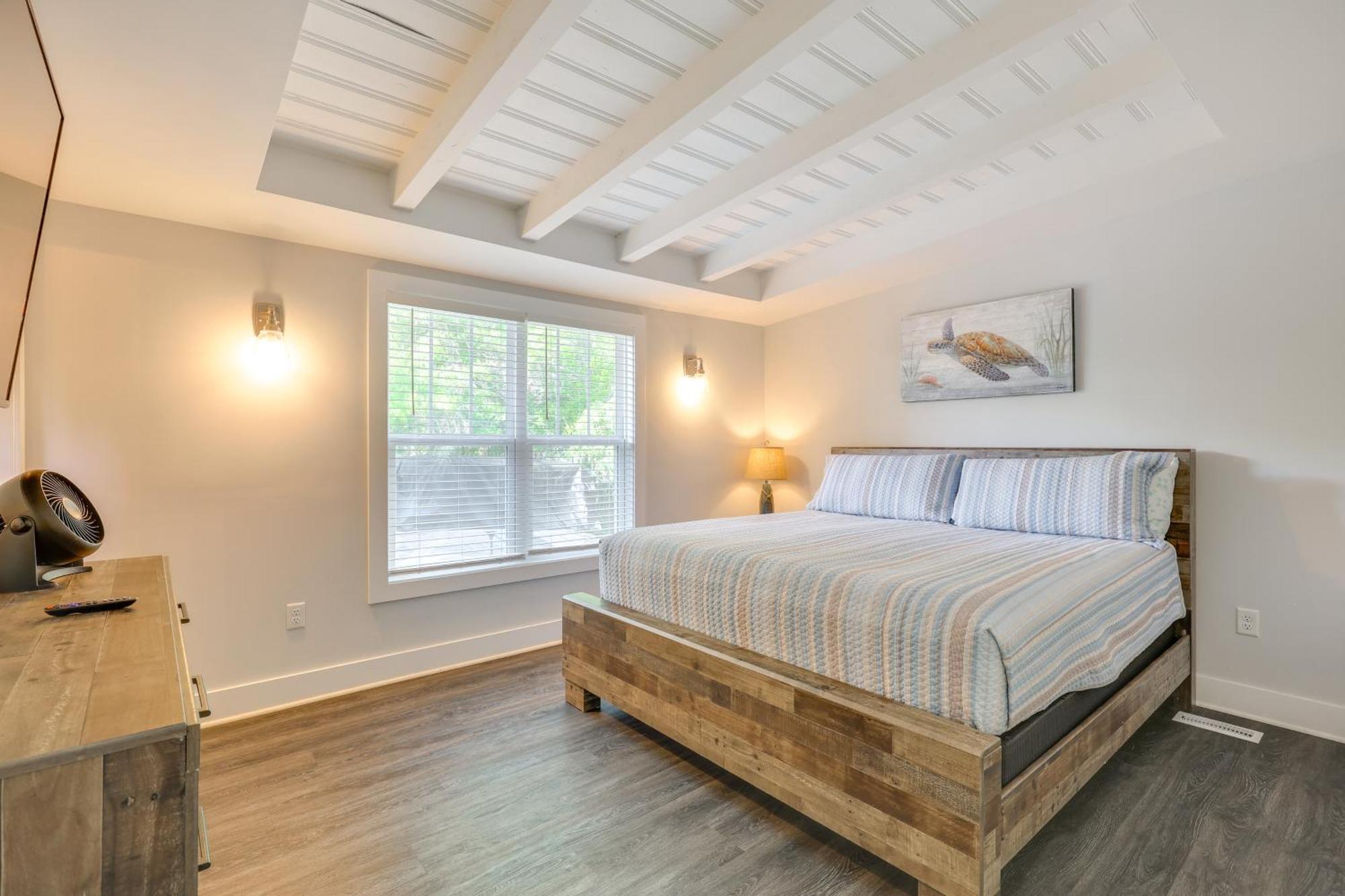 Modern Oak Island Escape 1 Mile To Long Beach! Екстериор снимка
