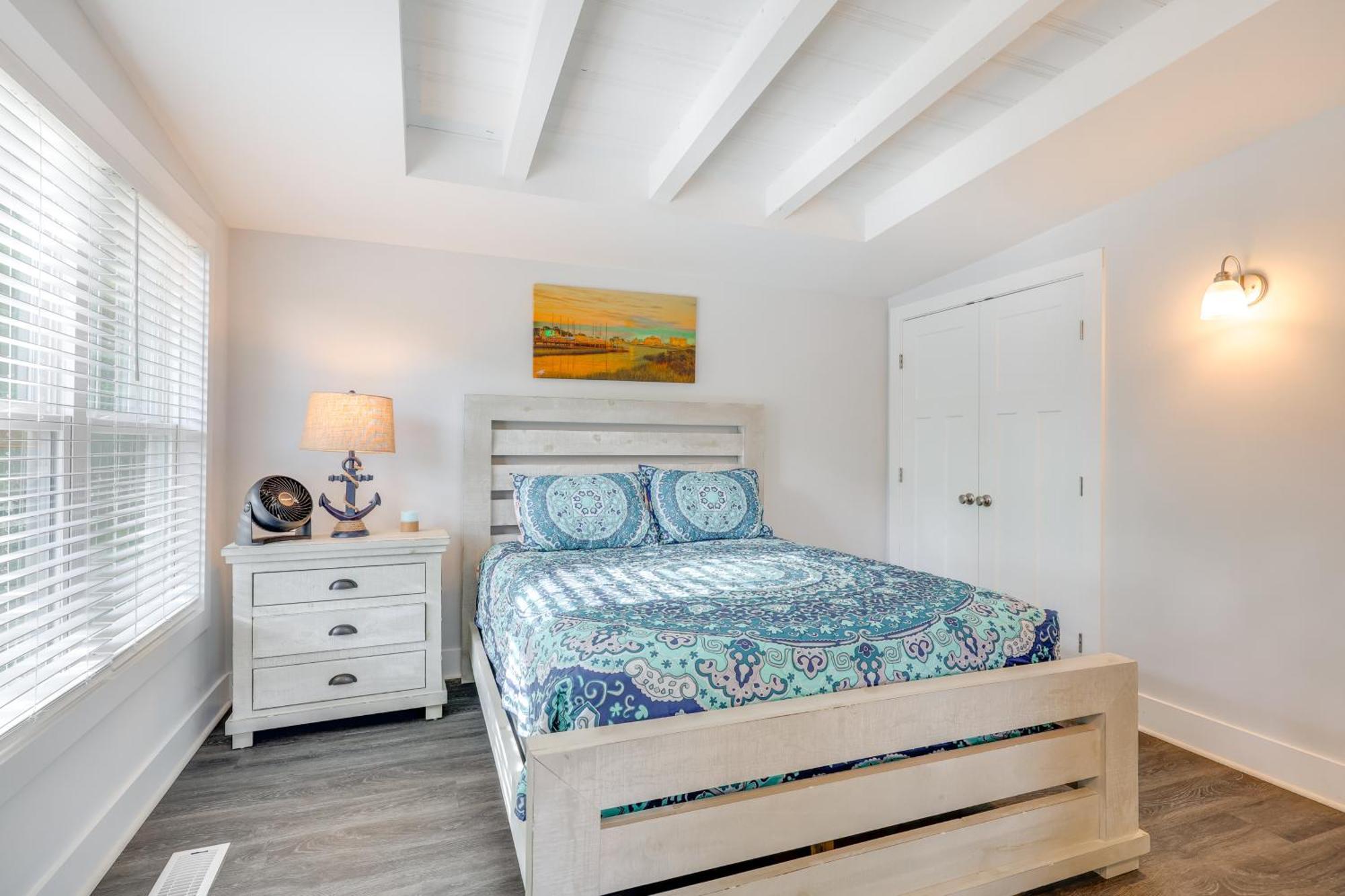 Modern Oak Island Escape 1 Mile To Long Beach! Екстериор снимка