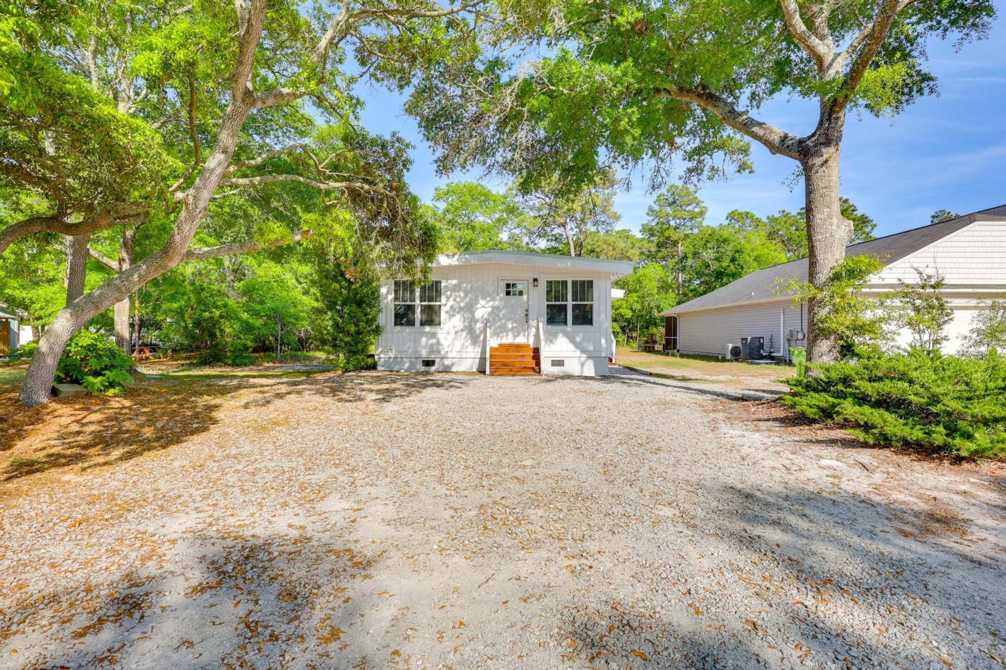 Modern Oak Island Escape 1 Mile To Long Beach! Екстериор снимка