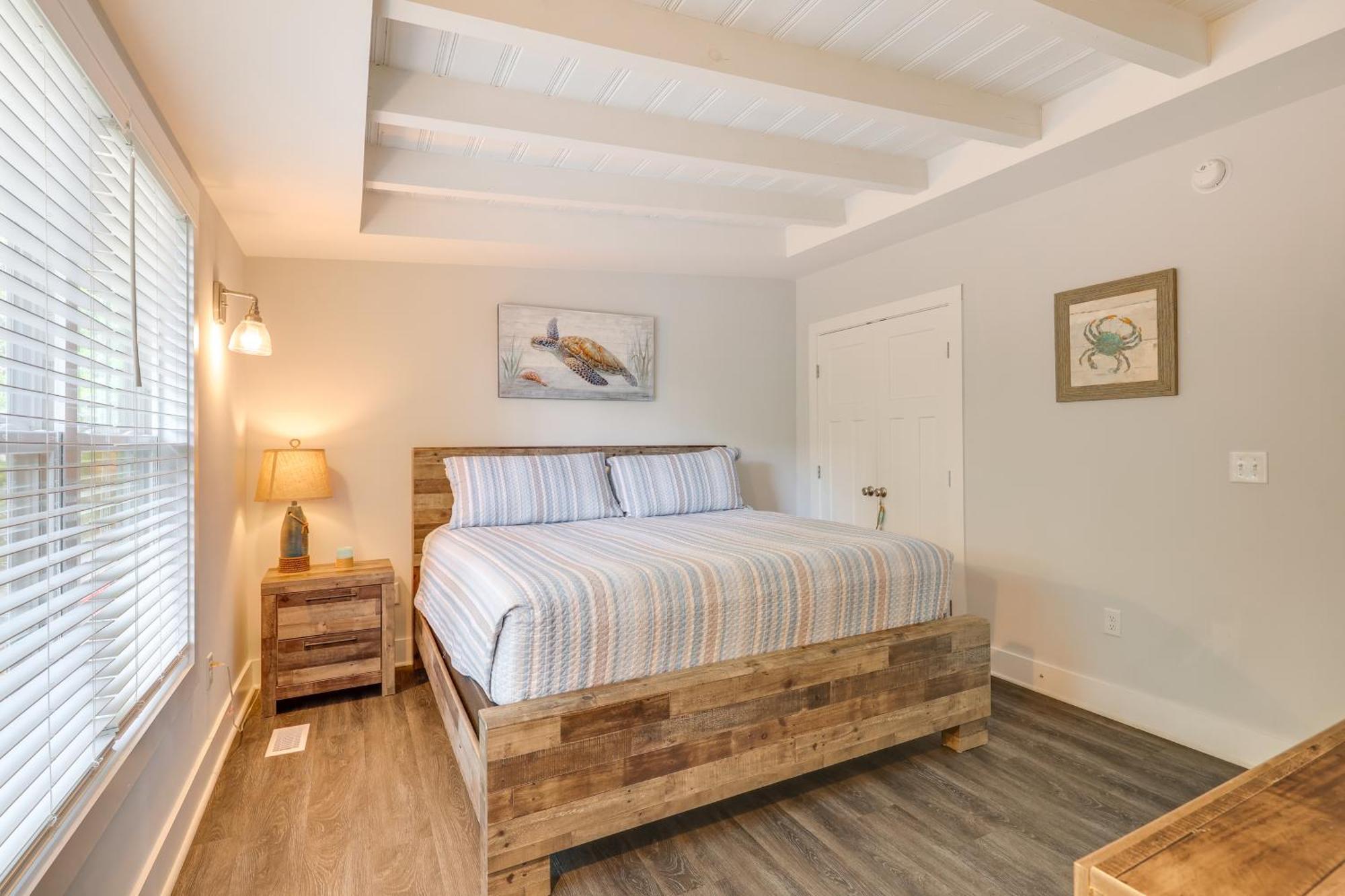Modern Oak Island Escape 1 Mile To Long Beach! Екстериор снимка
