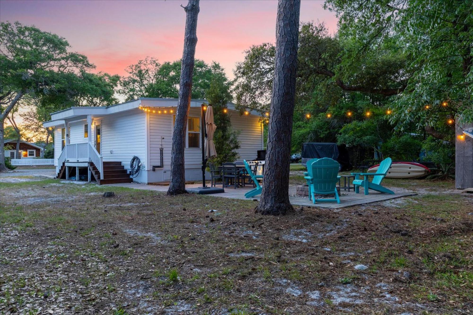 Modern Oak Island Escape 1 Mile To Long Beach! Екстериор снимка